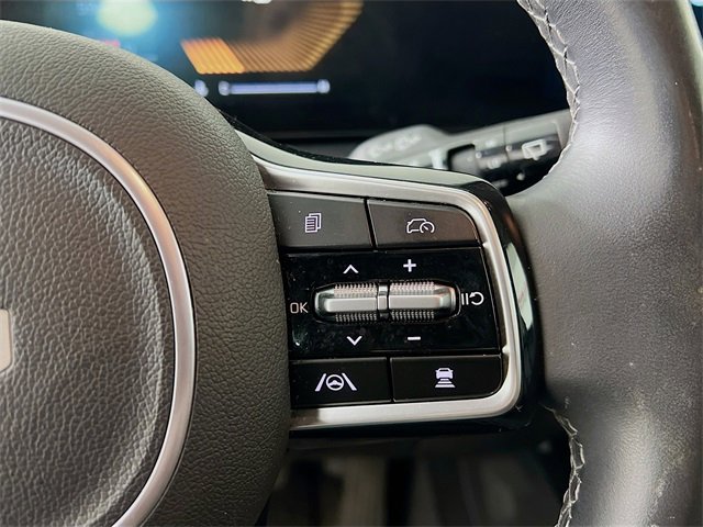 Used 2024 Kia Sorento S image 32