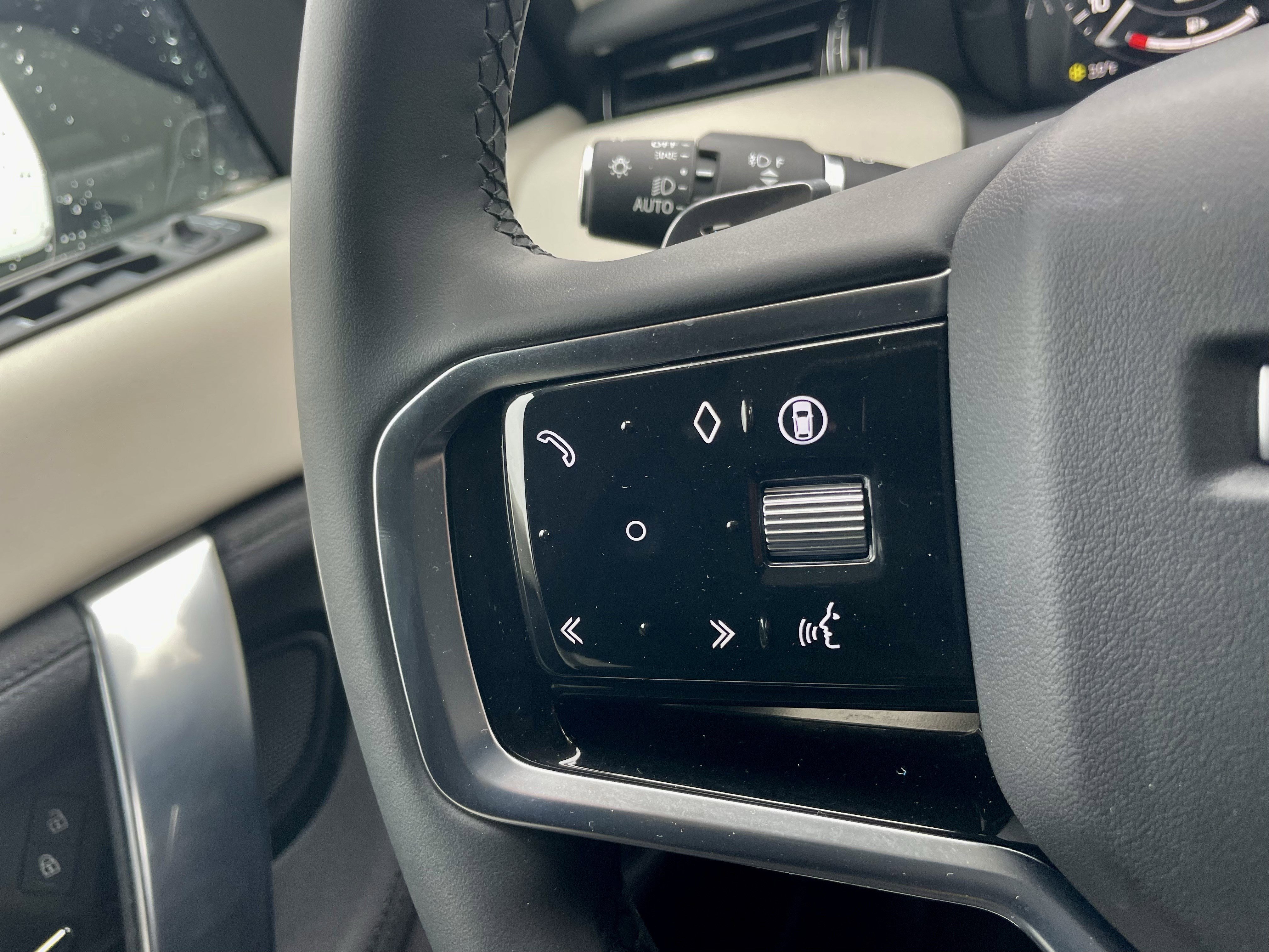 Certified 2024 Land Rover Discovery Sport S image 23