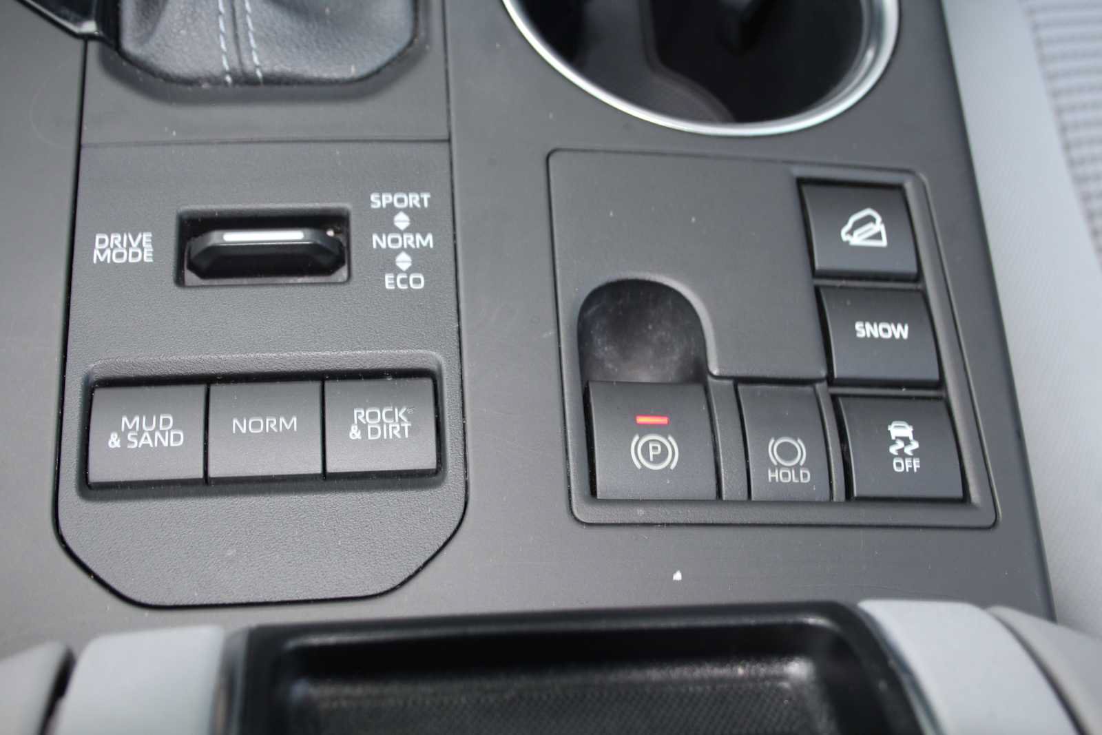Used 2023 Toyota Highlander LE AWD/4WD image 41