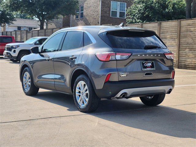 Used 2022 Ford Escape SE FWD image 3
