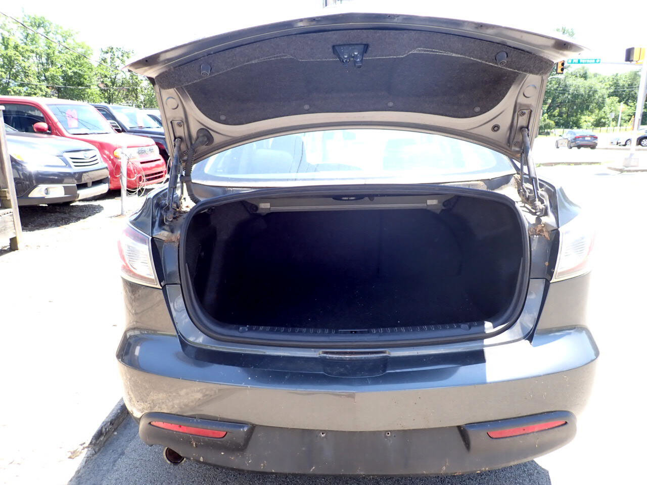 Used 2011 MAZDA MAZDA3 i Touring image 15