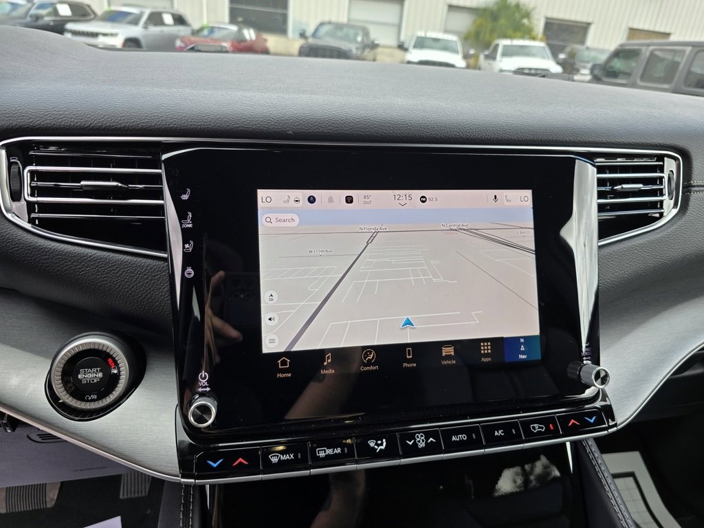 New 2025 Jeep Wagoneer L Series II w/ HD Trailer Tow Package w/25F image 23