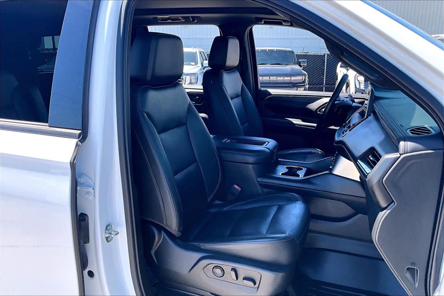 Used 2021 Chevrolet Tahoe Z71 w/ Z71 Signature Package AWD/4WD image 9