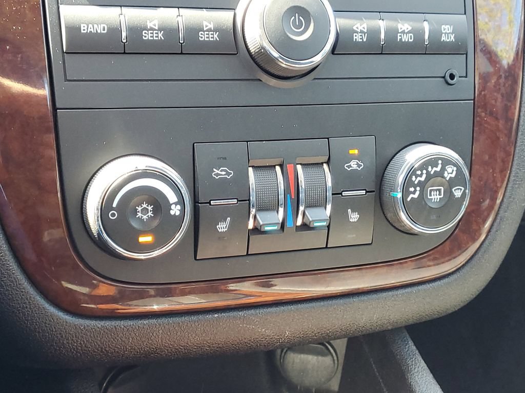 Used 2011 Chevrolet Impala LT w/ Luxury Edition Package FWD image 23