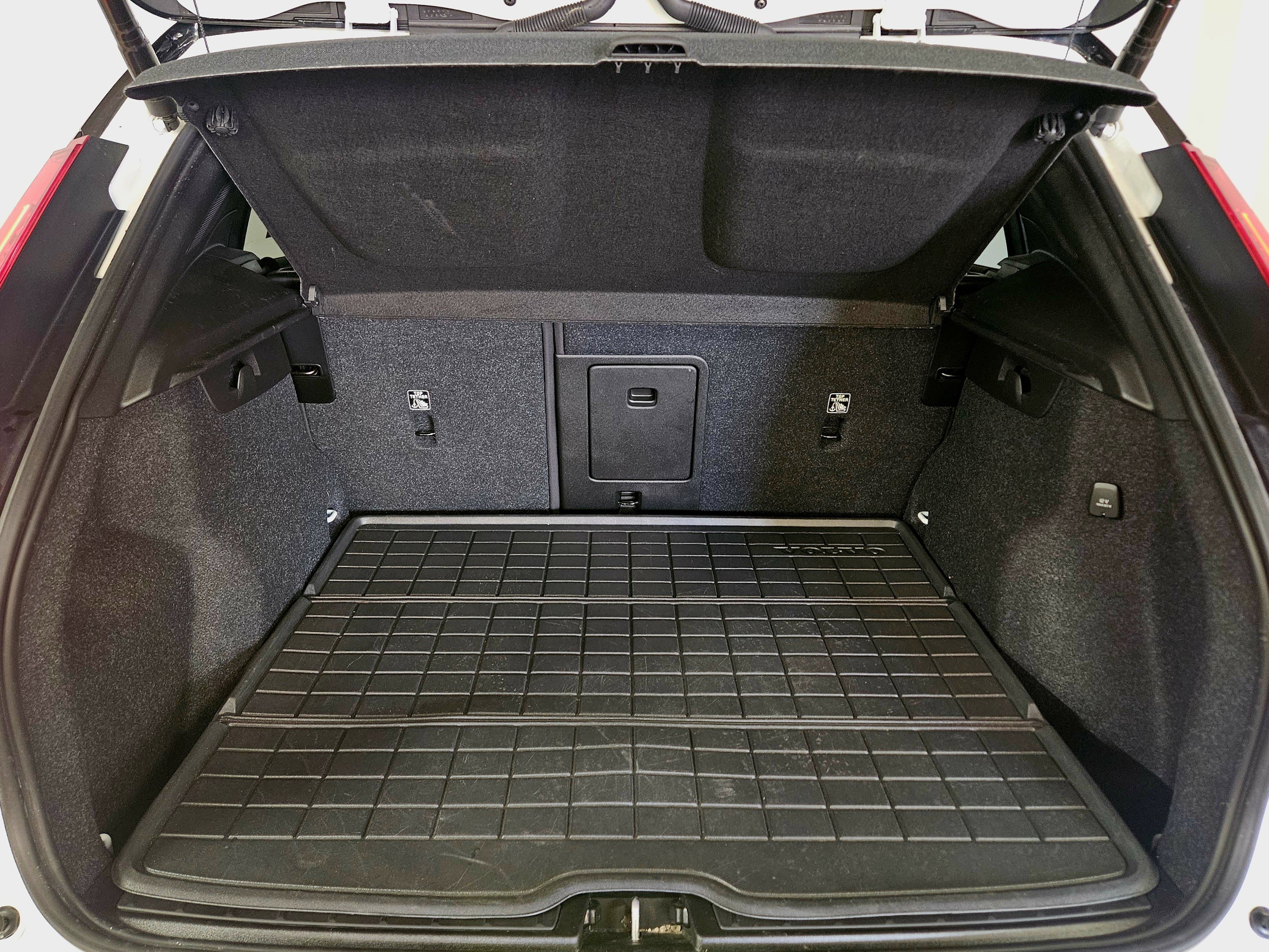 Used 2023 Volvo XC40 Recharge Ultimate image 17