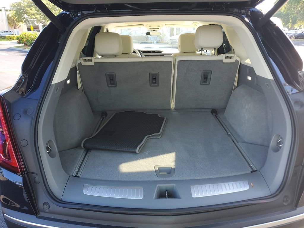 Used 2021 Cadillac XT5 Premium Luxury w/ LPO, Premium Carpet Package FWD image 26