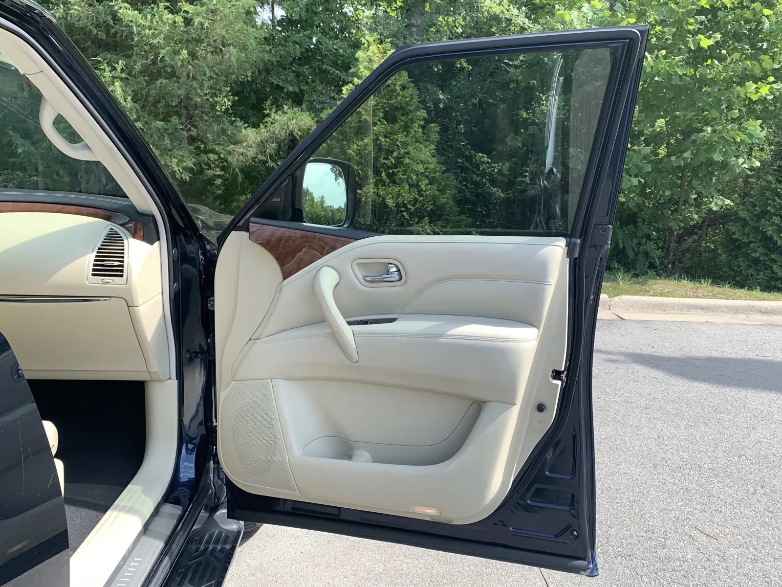 Used 2018 INFINITI QX80 2WD w/ Driver Assistance Package image 32