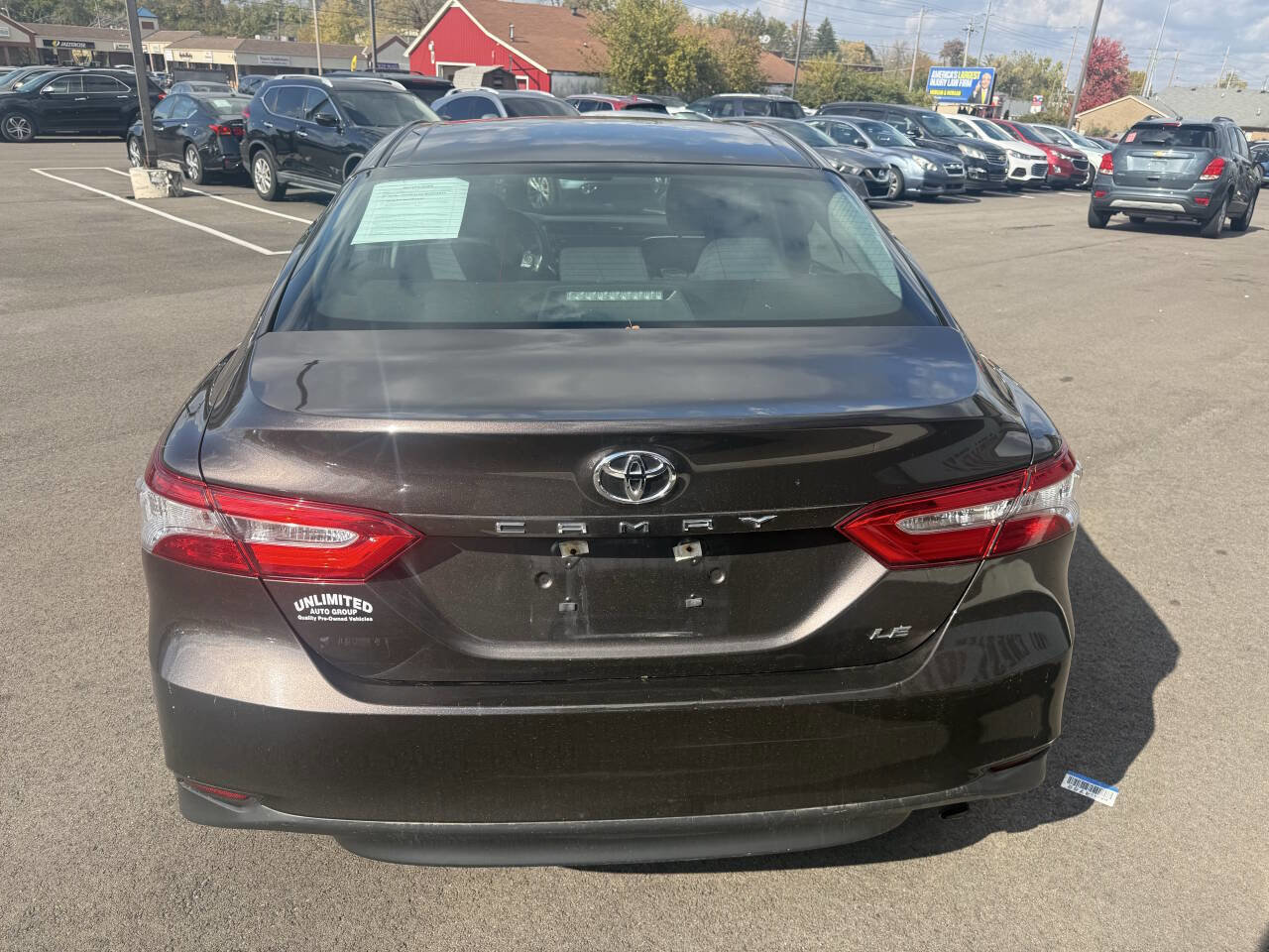 Used 2018 Toyota Camry LE image 9