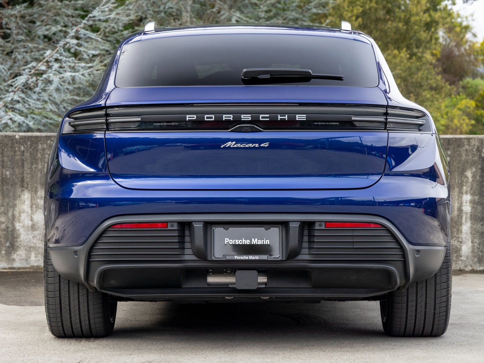 Used 2024 Porsche Macan 4 Electric image 10