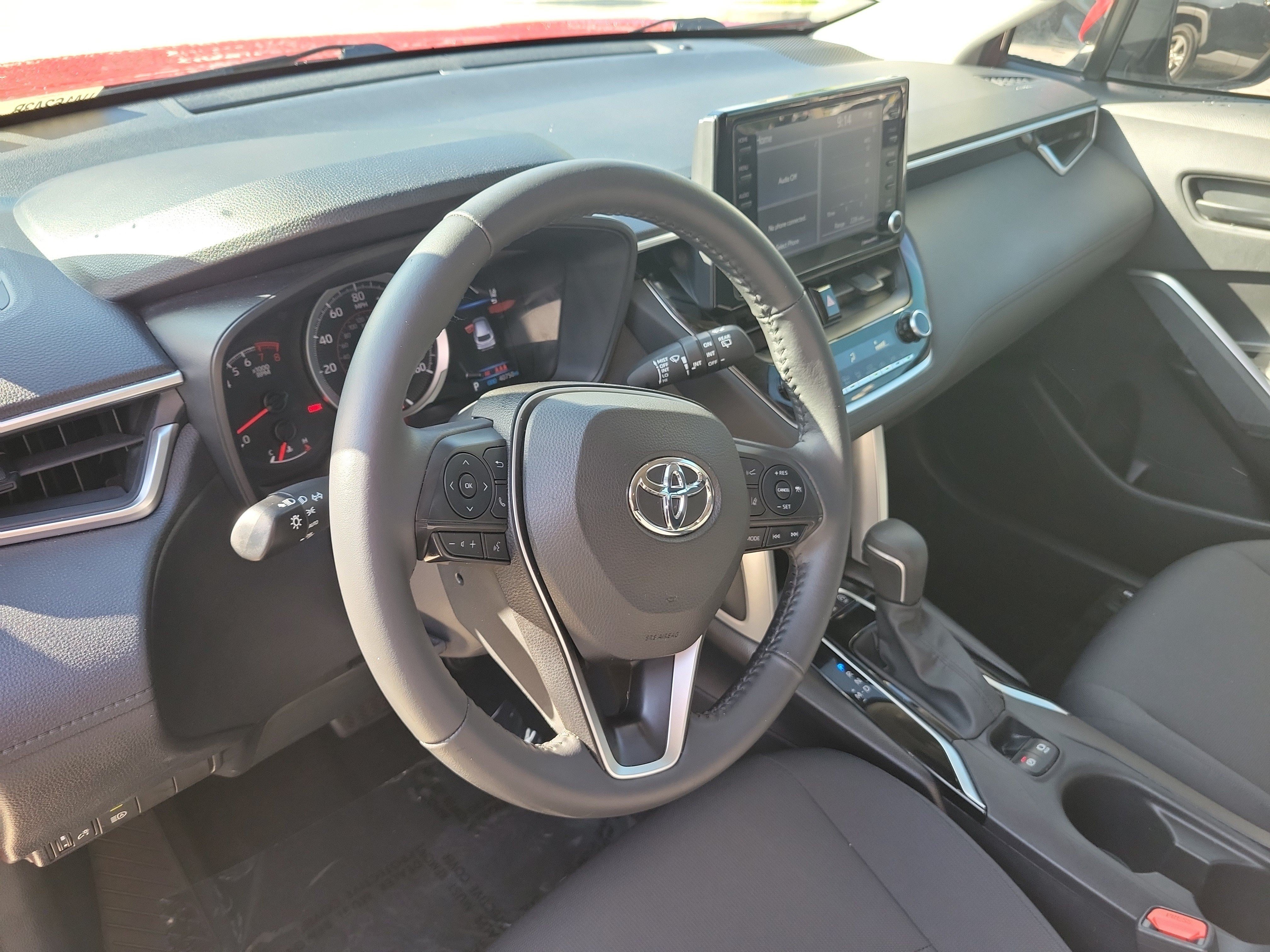 Used 2022 Toyota Corolla Cross LE FWD image 23