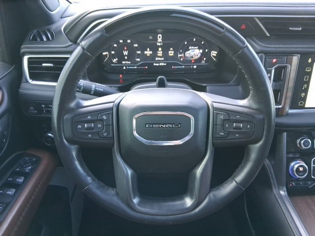 Used 2023 GMC Yukon XL Denali Ultimate image 10