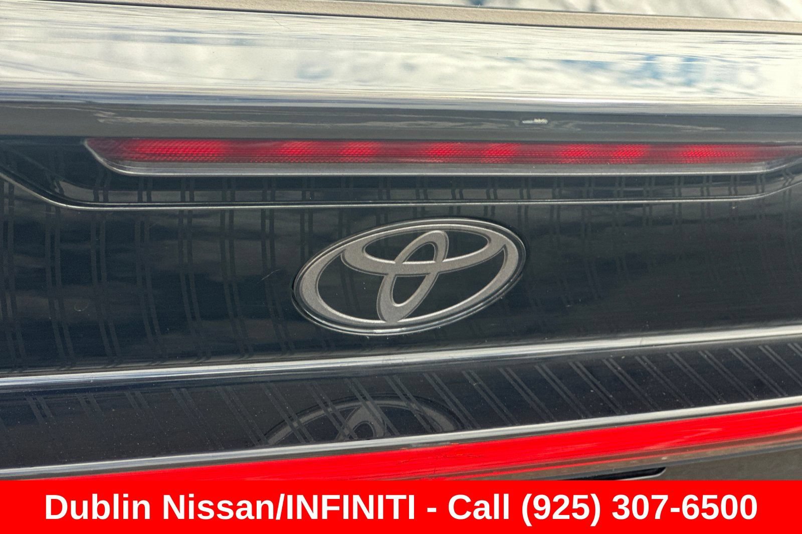 Used 2025 Toyota Prius LE FWD image 49