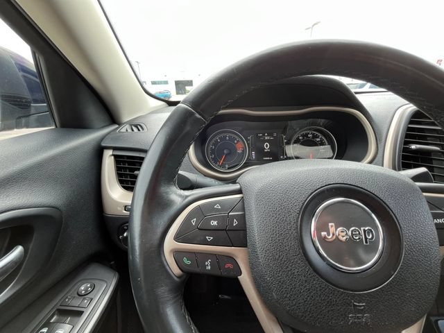 Used 2016 Jeep Cherokee Latitude FWD image 11