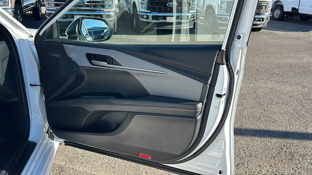 Used 2025 Toyota Camry SE w/ Multimedia Upgrade Package image 7