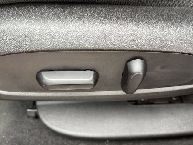 Used 2017 Chevrolet Cruze LT w/ Convenience Package FWD image 12