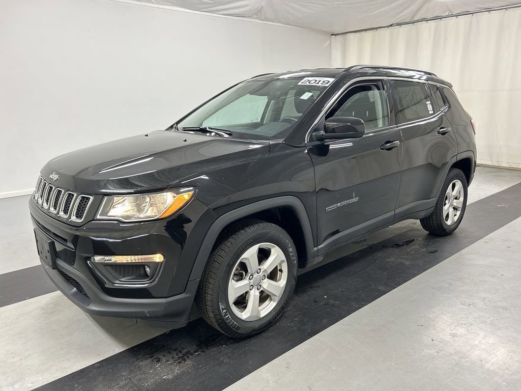 Used 2019 Jeep Compass Latitude w/ Cold Weather Group AWD/4WD image 5