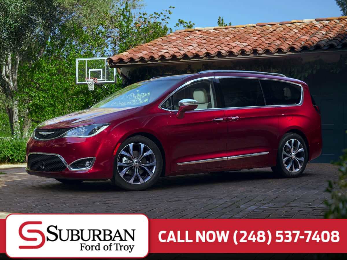 Used 2018 Chrysler Pacifica Touring-L Plus FWD image 1