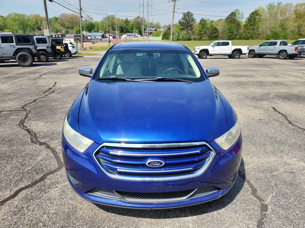 Used 2013 Ford Taurus Limited FWD image 2
