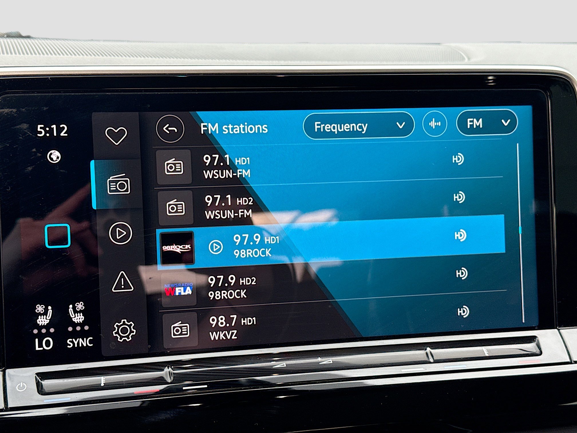 Used 2024 Volkswagen Atlas SEL Premium R-Line image 33