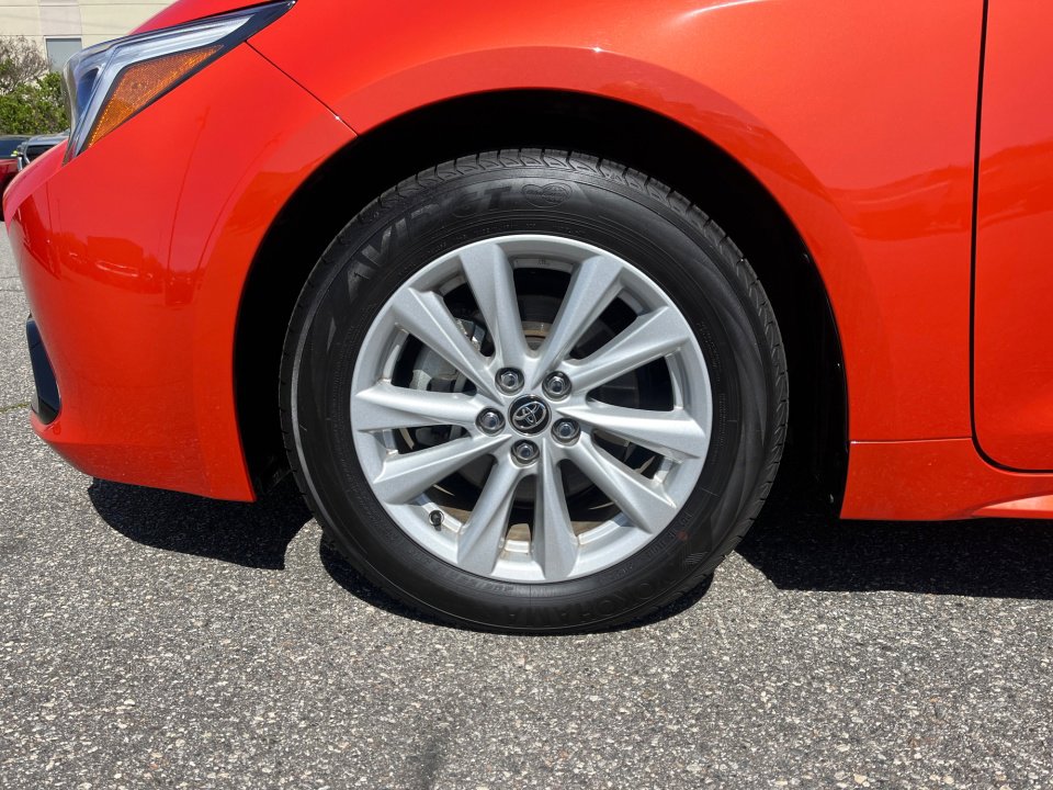 Certified 2025 Toyota Corolla SE image 30