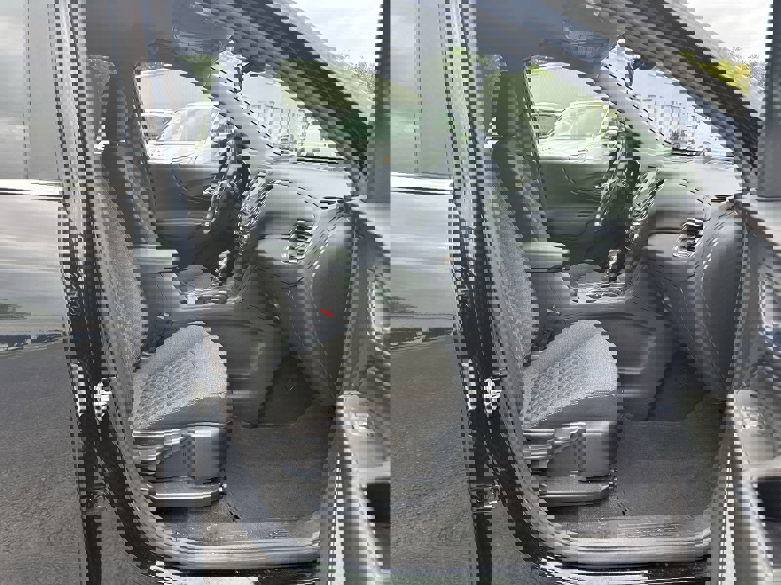 Used 2024 Chevrolet Equinox LT image 32