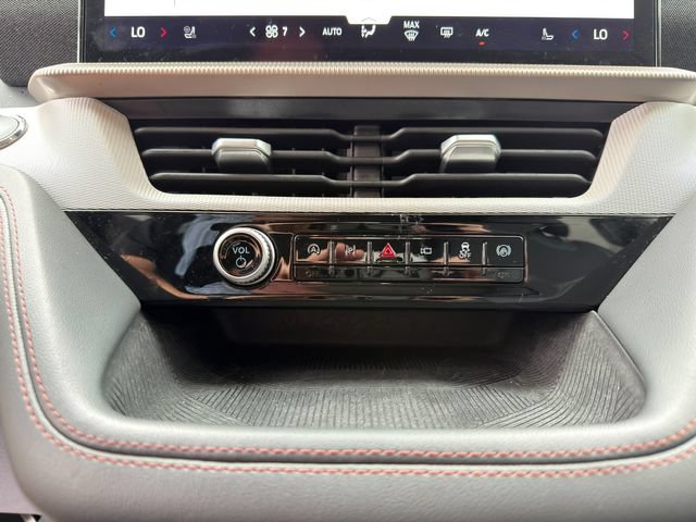 Used 2025 Ford Explorer Active w/ Active Comfort Package AWD/4WD image 34