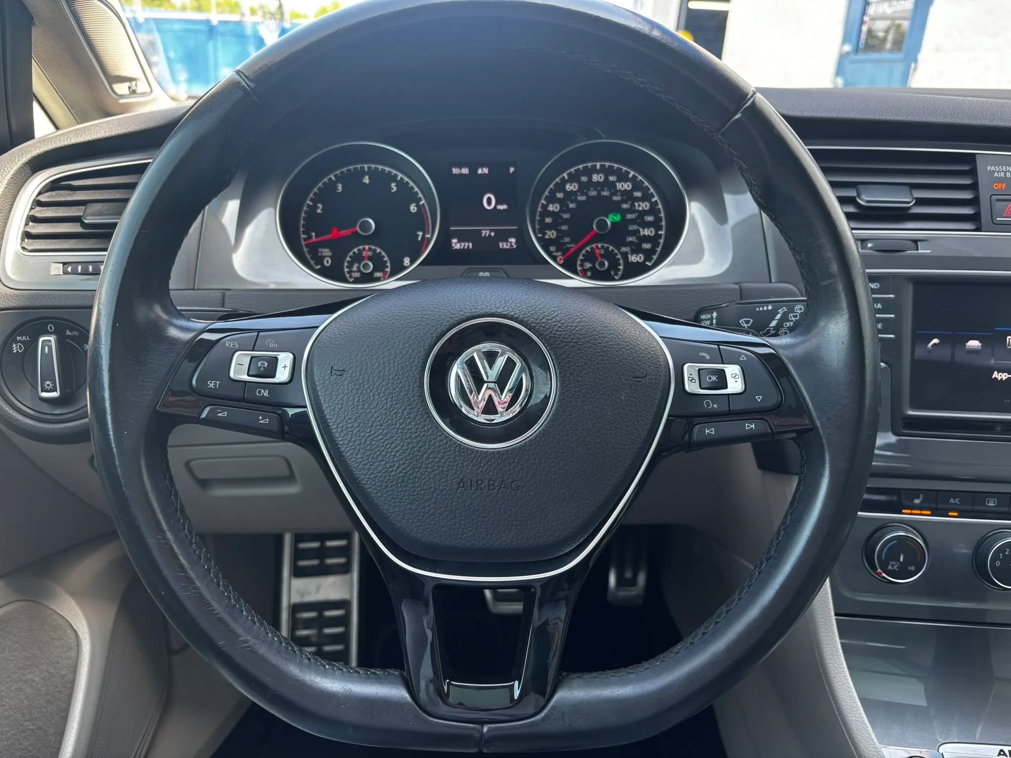 Used 2017 Volkswagen Golf Alltrack S AWD/4WD image 10