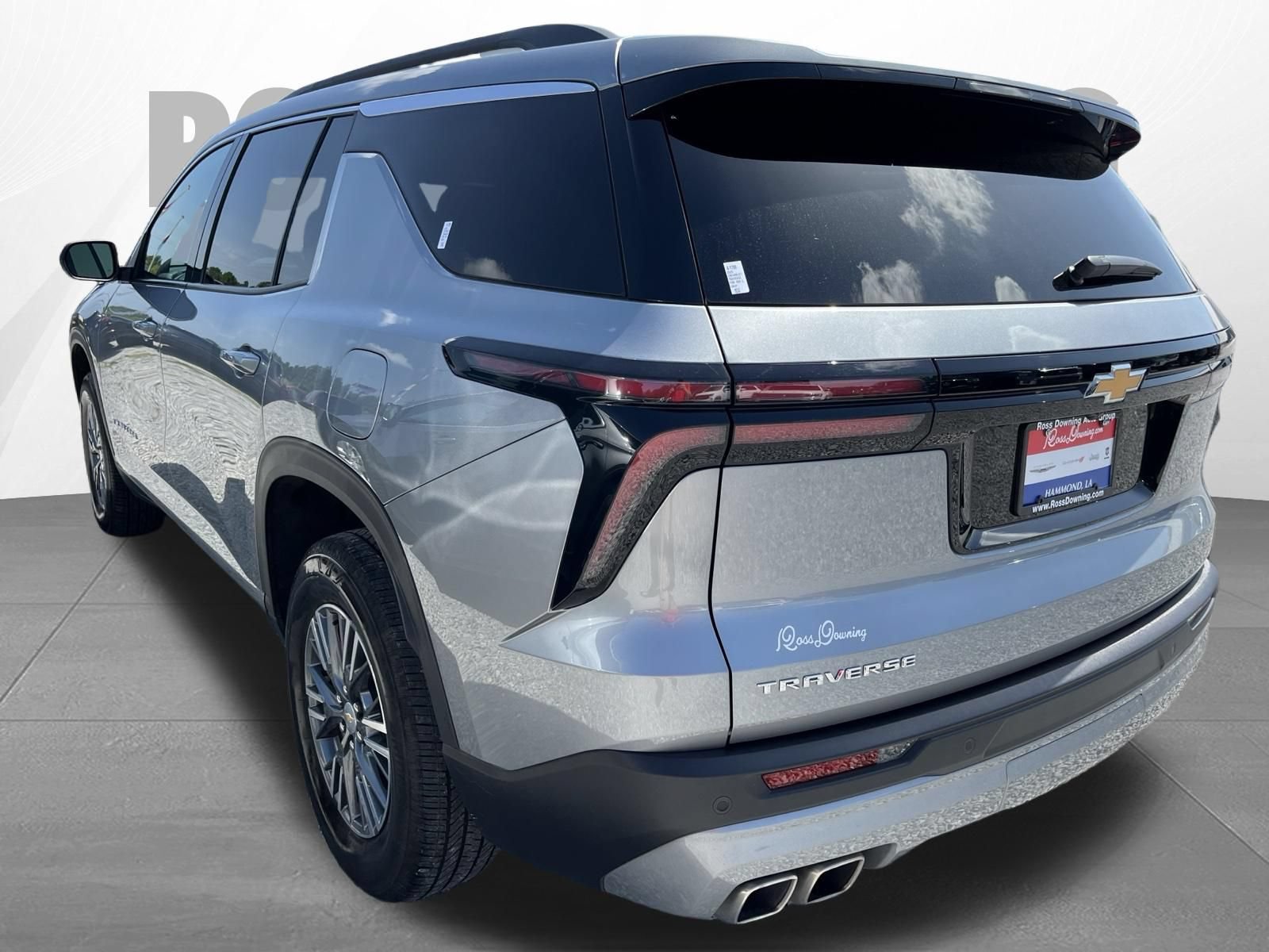 Used 2025 Chevrolet Traverse LT FWD image 6