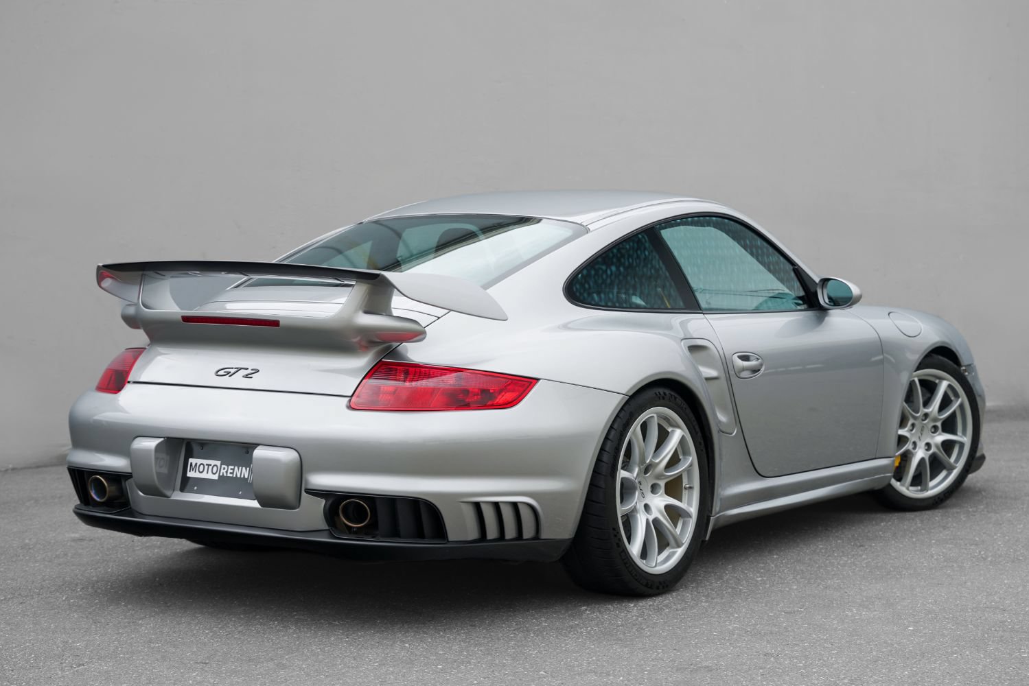 Used 2008 Porsche 911 GT2 RWD image 3