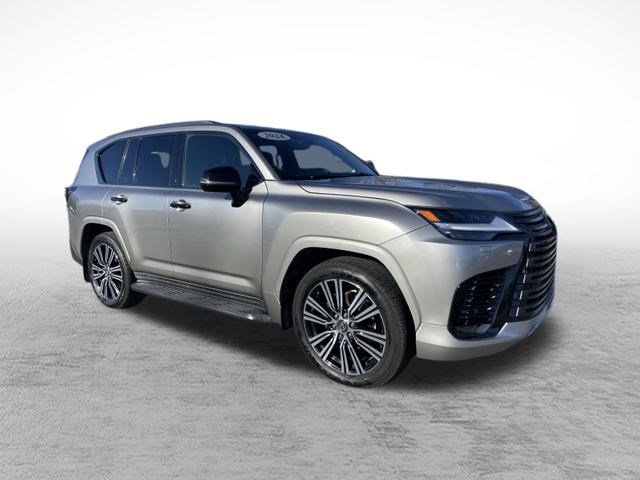 Used 2024 Lexus LX 600 4WD w/ Luxury Package image 3