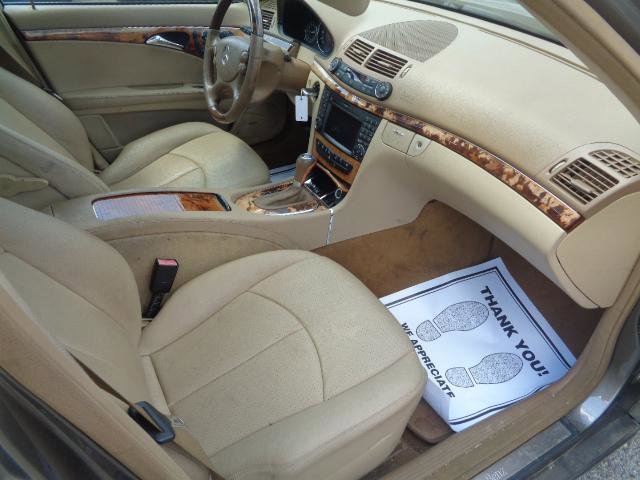 Used 2009 Mercedes-Benz E 350 4MATIC Sedan image 23