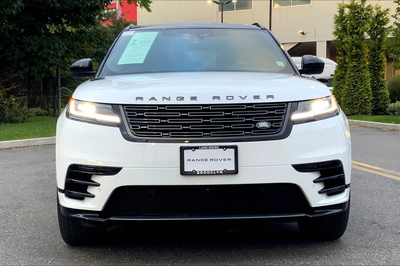Used 2026 Land Rover Range Rover Velar Dynamic SE image 3