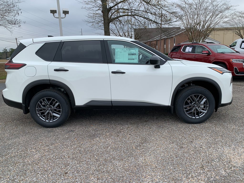 New 2026 Nissan Rogue S image 2