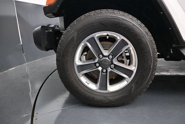 Used 2023 Jeep Wrangler Unlimited Sahara w/ Cold Weather Group AWD/4WD image 16