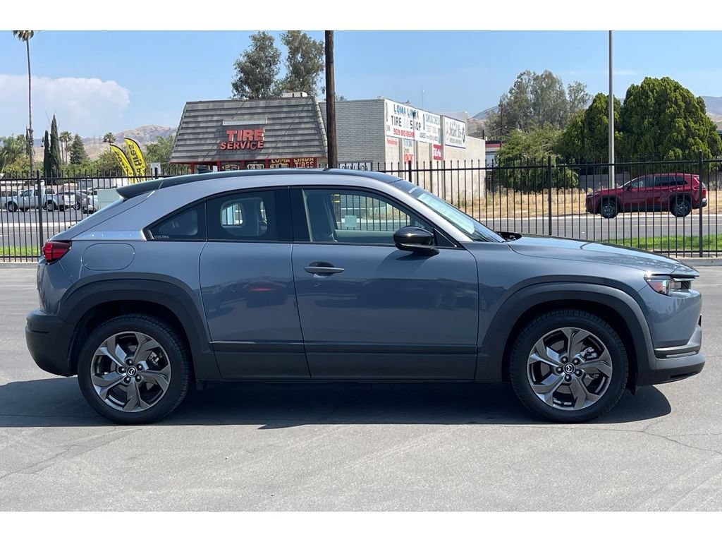 Certified 2022 MAZDA MX-30 Electric w/ Premium Plus Pkg FWD image 8