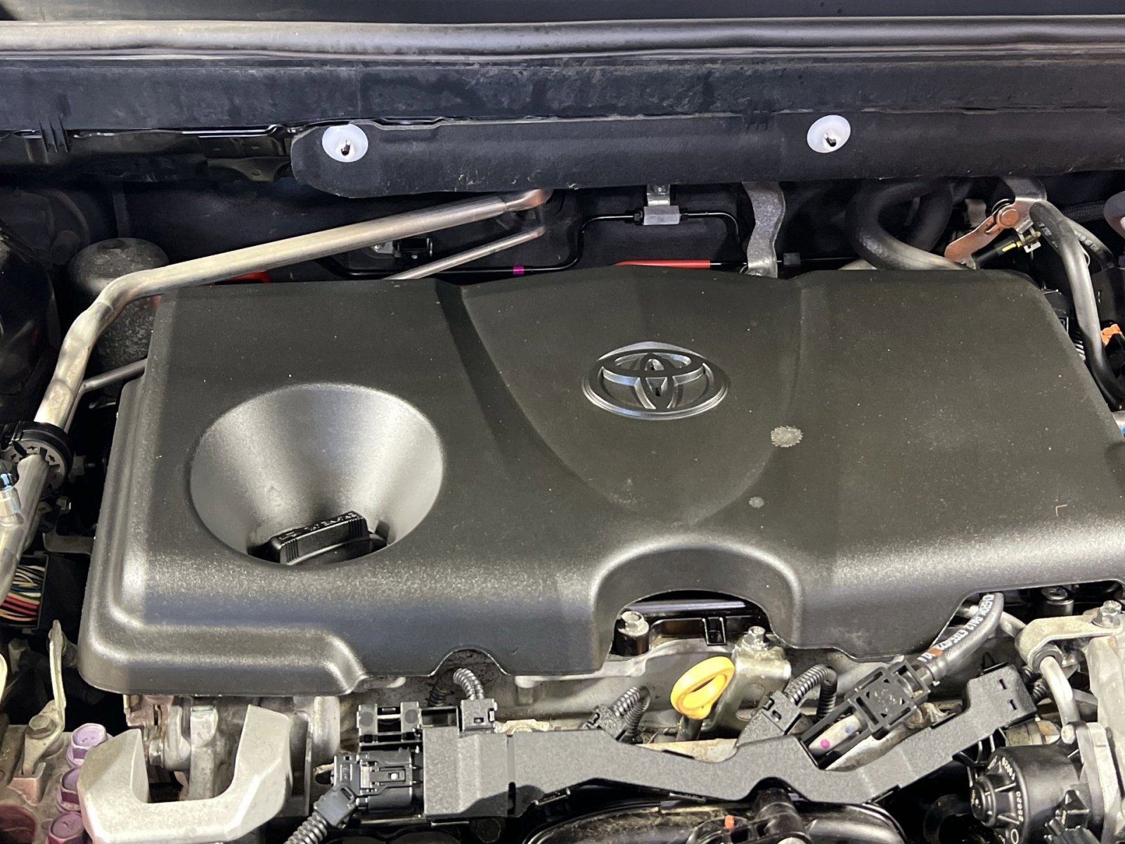 Used 2020 Toyota RAV4 XLE image 27