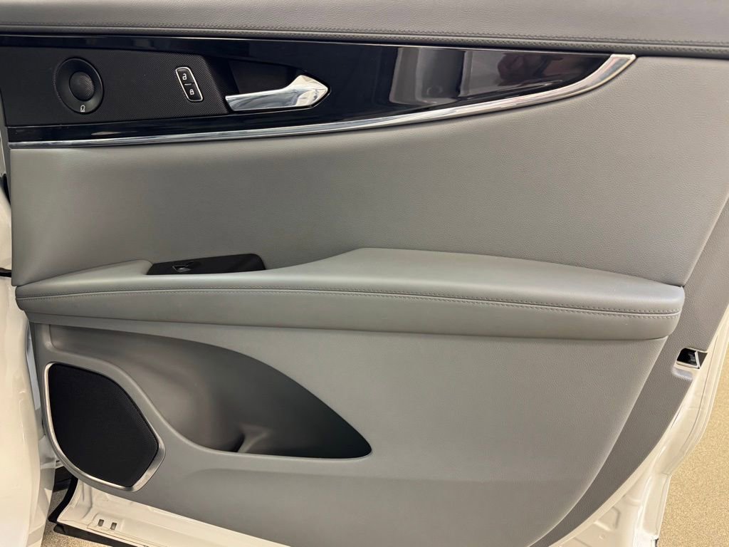 Used 2023 Lincoln Nautilus Reserve image 31