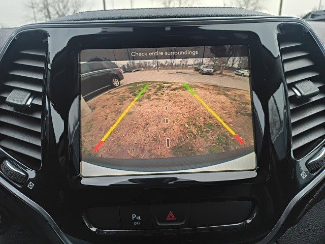 Used 2019 Jeep Cherokee Limited image 22