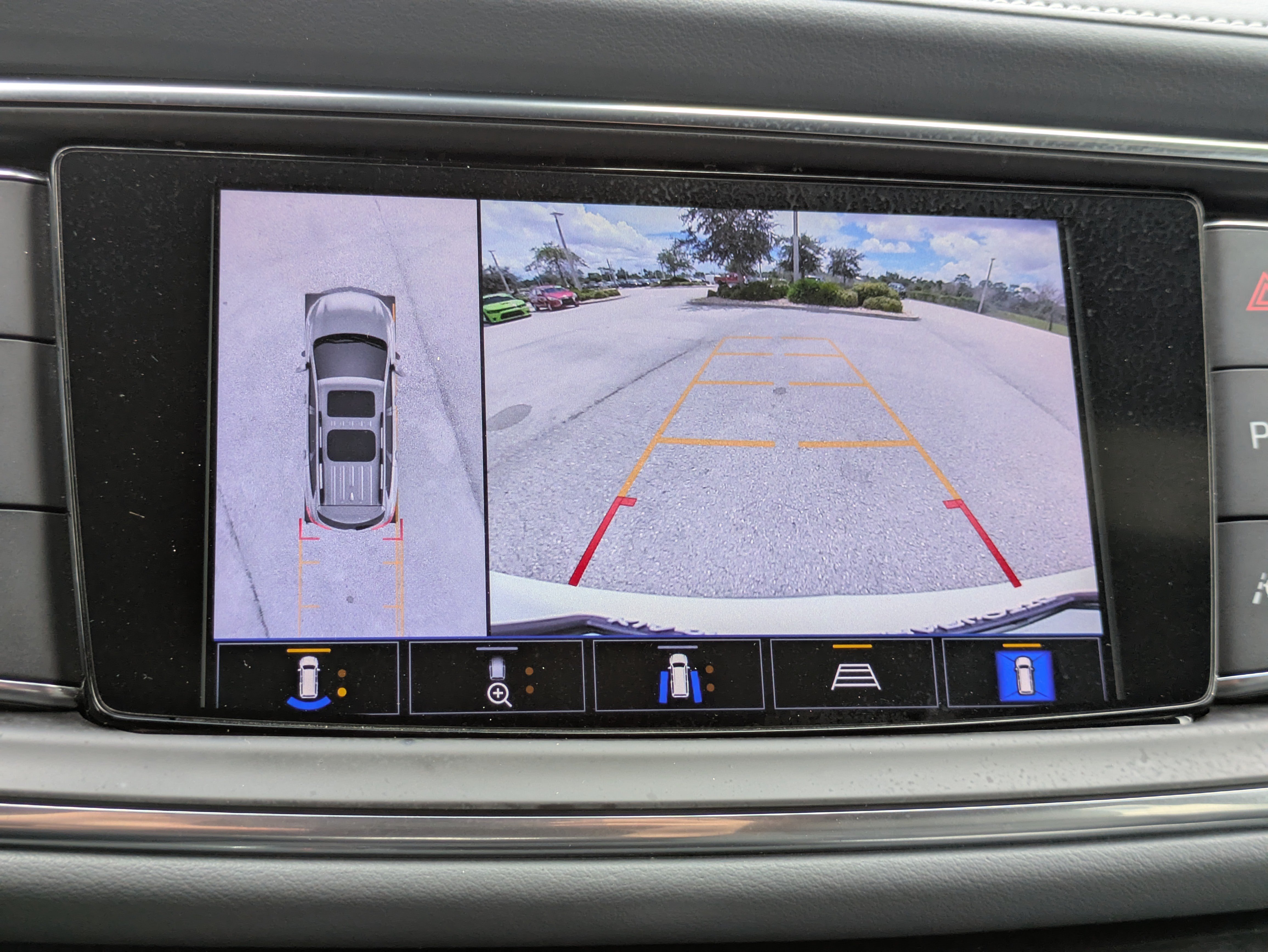 Used 2023 Buick Enclave Essence w/ Sound and Sites Package FWD image 21