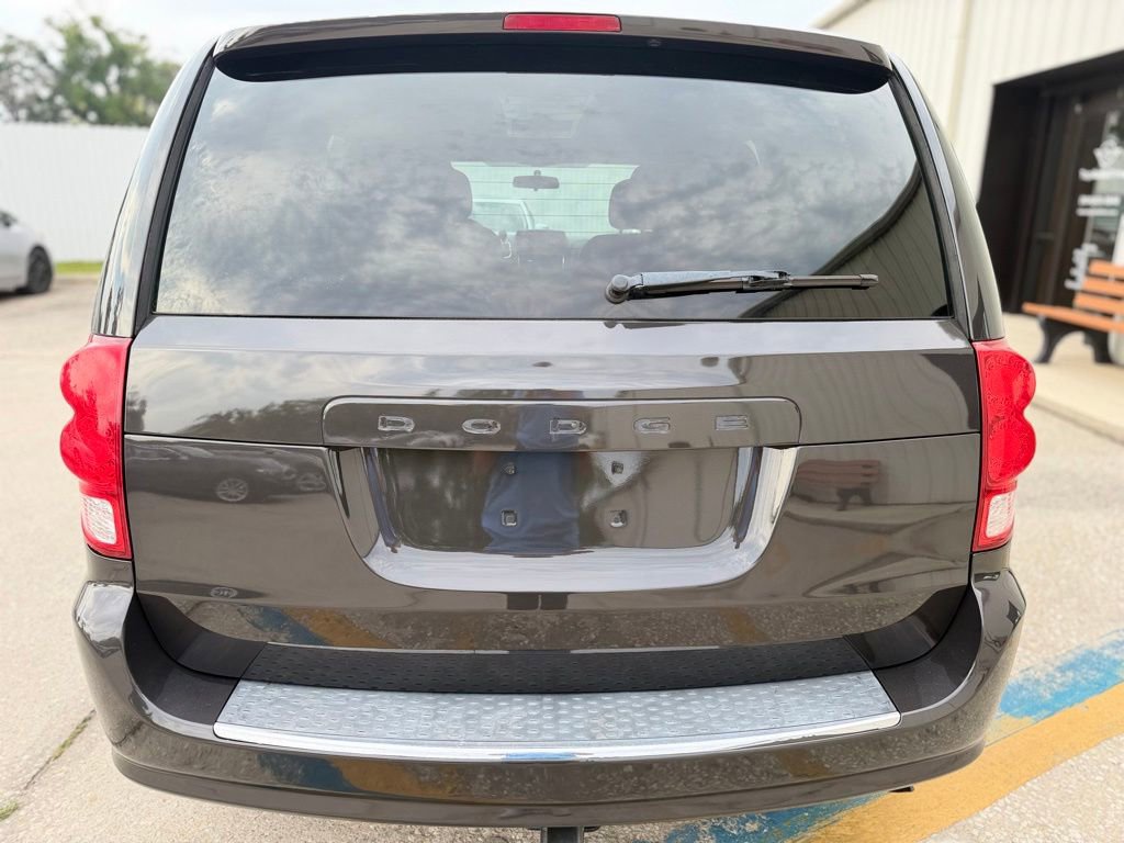 Used 2012 Dodge Grand Caravan Crew FWD image 4
