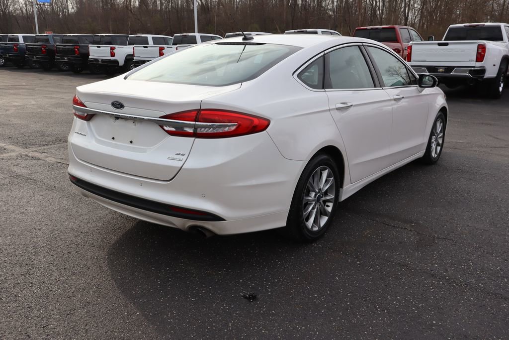 Used 2017 Ford Fusion SE w/ Fusion SE Technology Package image 30