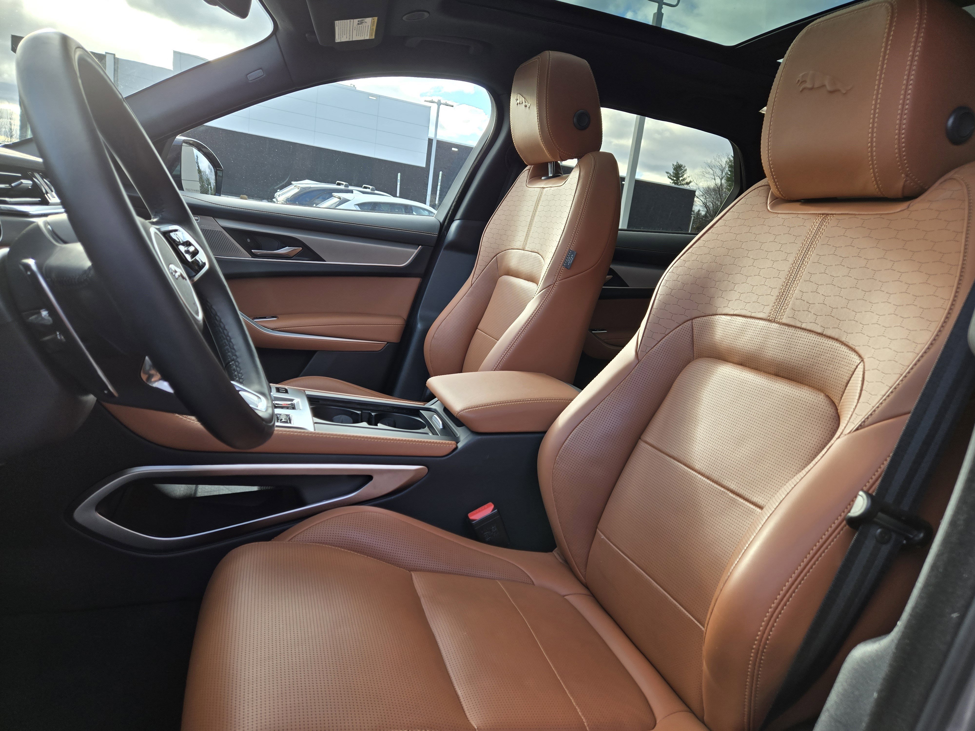 Certified 2026 Jaguar F-PACE R-Dynamic S AWD/4WD image 10