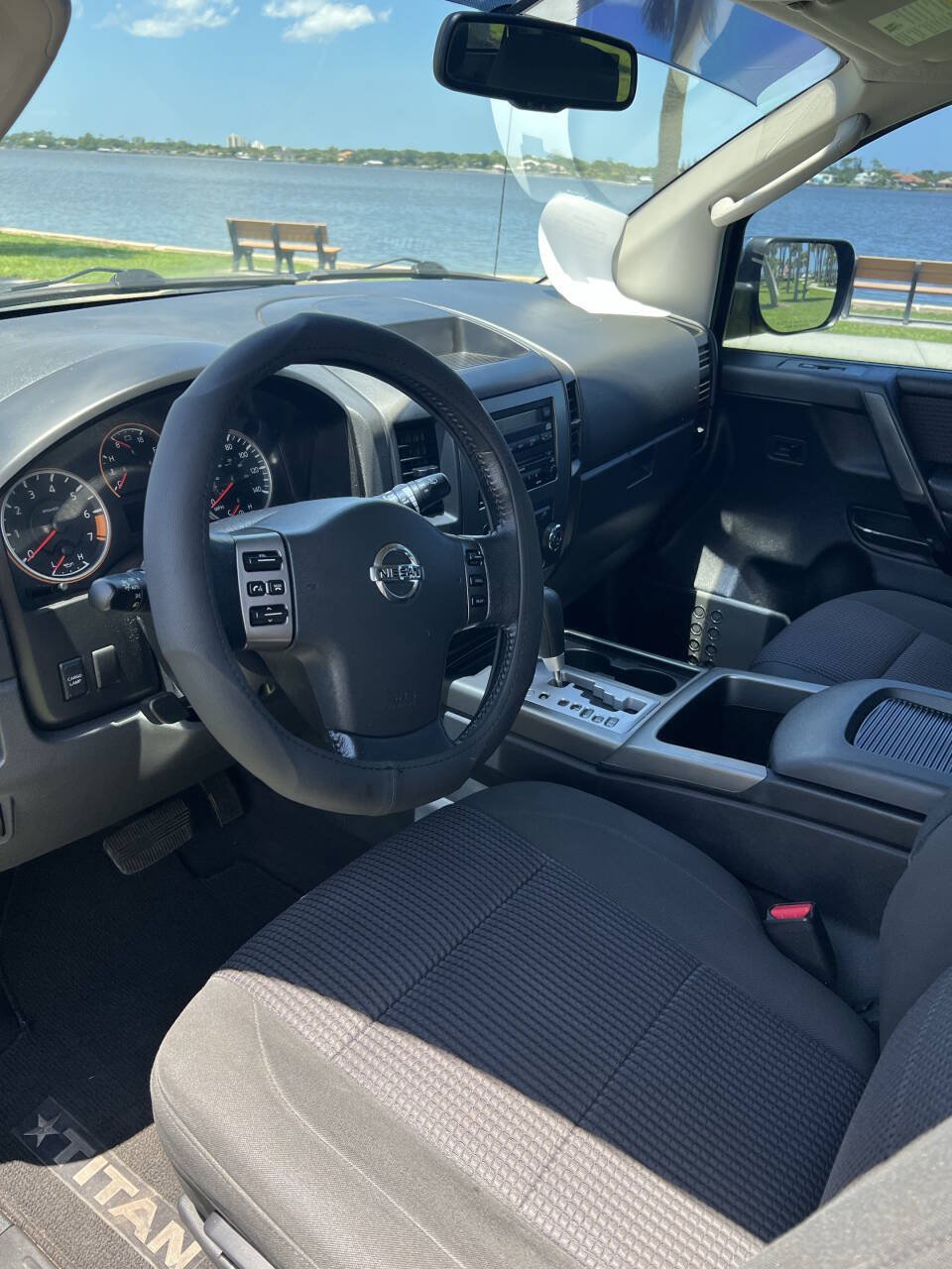 Used 2010 Nissan Titan SE w/ Texas Titan Pkg RWD image 13