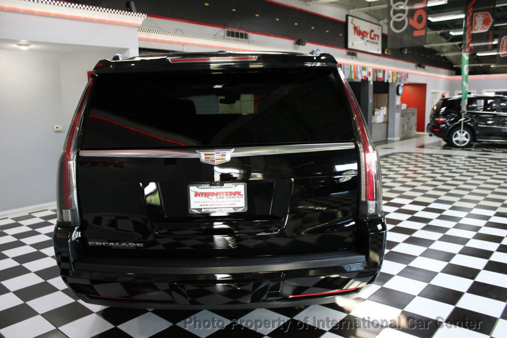 Used 2017 Cadillac Escalade Premium Luxury image 5