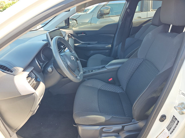 Used 2021 Toyota C-HR LE FWD image 4