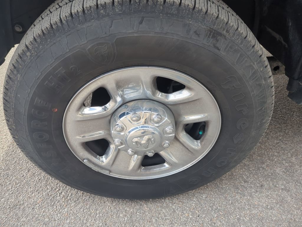 Used 2024 RAM 2500 Tradesman w/ Chrome Appearance Group image 11