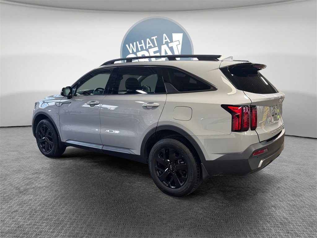 Certified 2022 Kia Sorento S w/ Panoramic Sunroof Package image 6