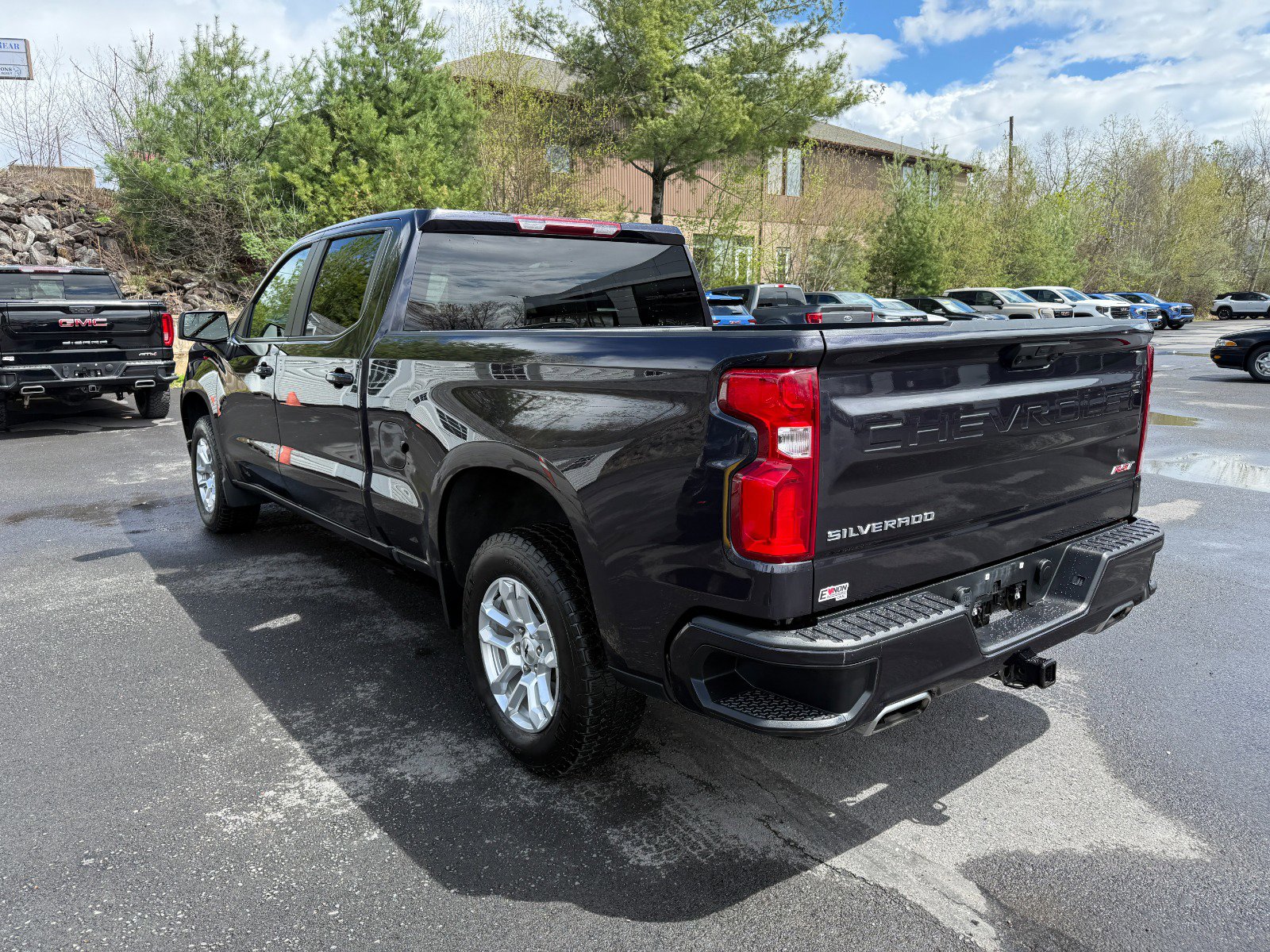 Used 2023 Chevrolet Silverado 1500 RST AWD/4WD image 3