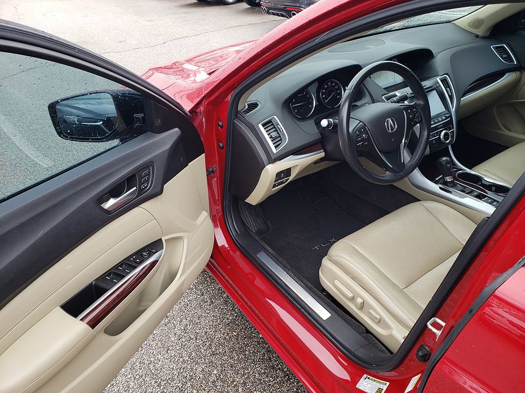 Used 2017 Acura TLX w/ Technology Package image 9