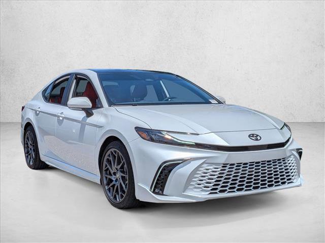 Used 2025 Toyota Camry XSE FWD image 3